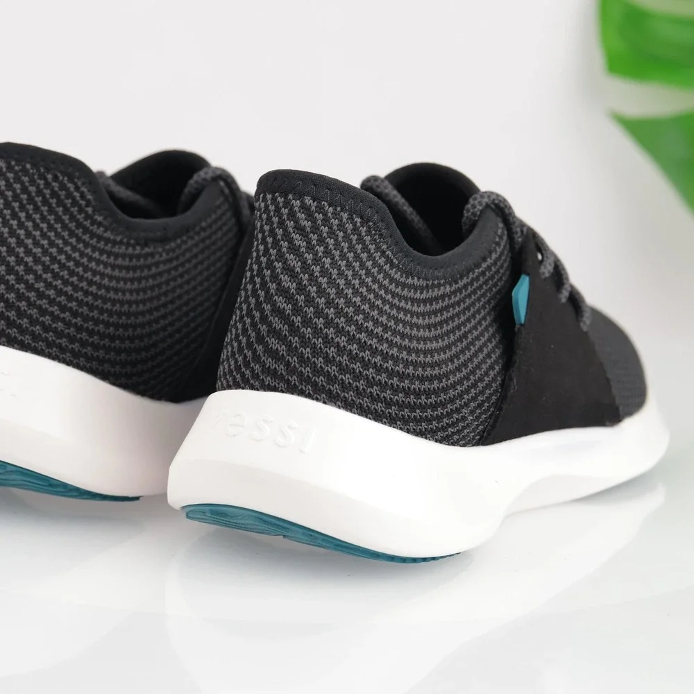 Vessi Shoes Womens Everyday Classic Sneaker Size 6 Waterproof Black Knit Comfort